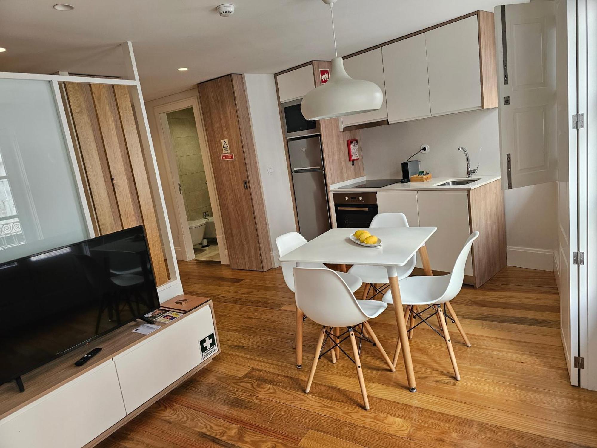Polery Apartments Center 吉马良斯 外观 照片
