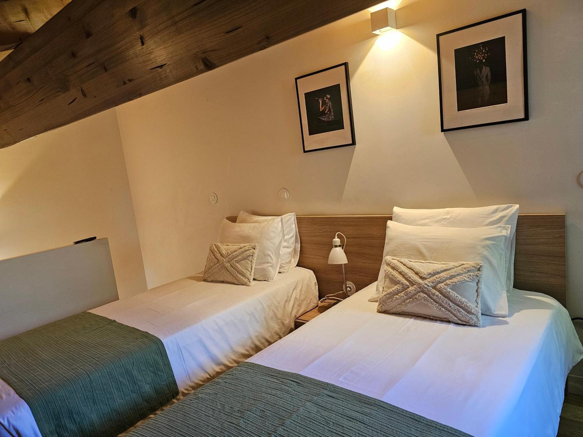 Polery Apartments Center 吉马良斯 客房 照片